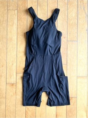 Wondery Outdoors Black Stretch Activewear Romper with Pockets Size Small